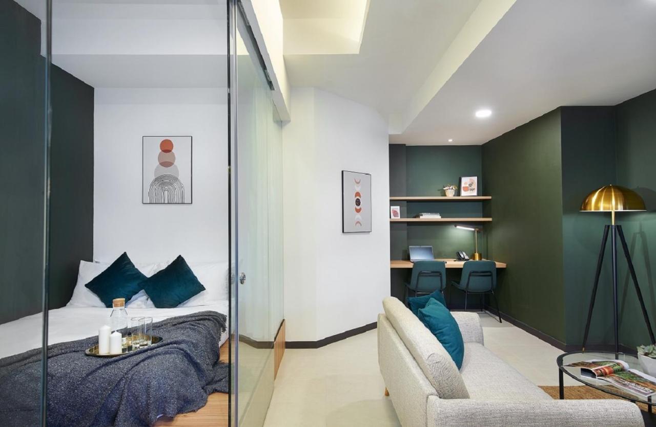 One-Bedroom Patio